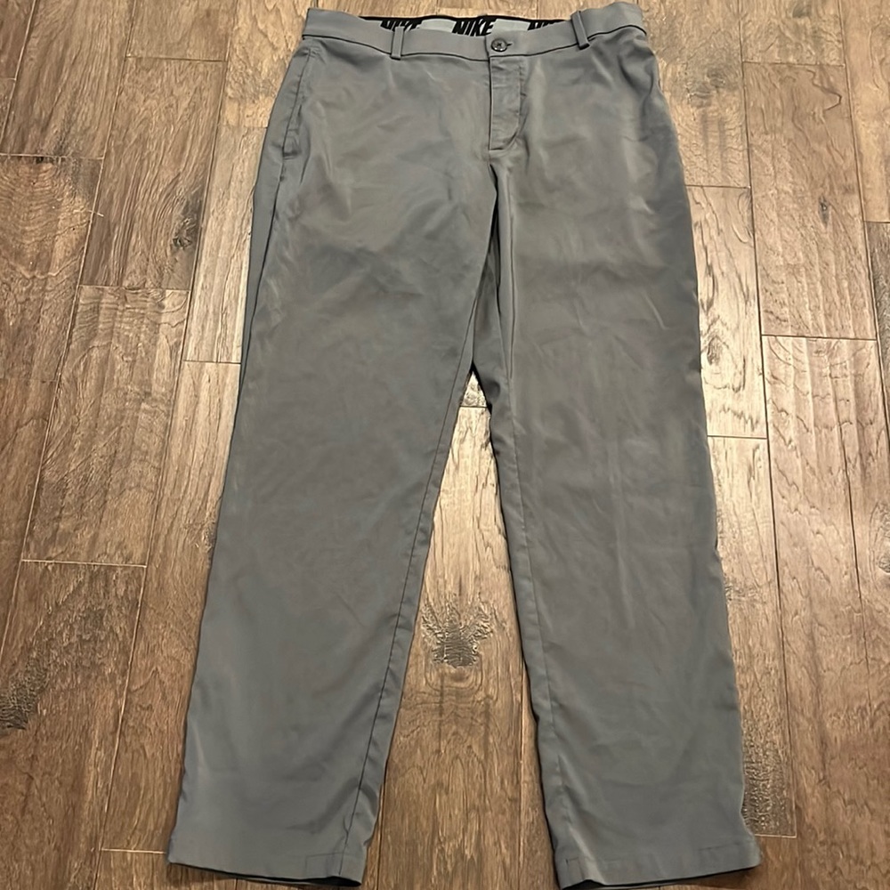 Mens gray Nike golf pants in good condition 34 waist 30 length